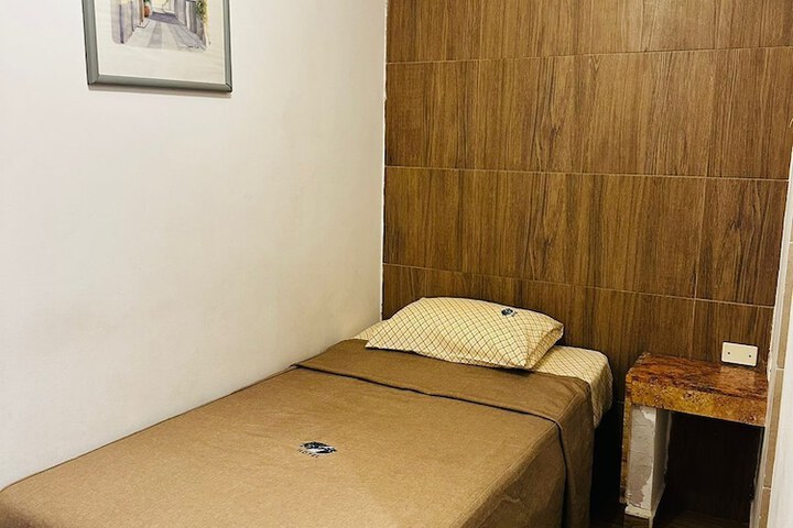 Room 26 of 81