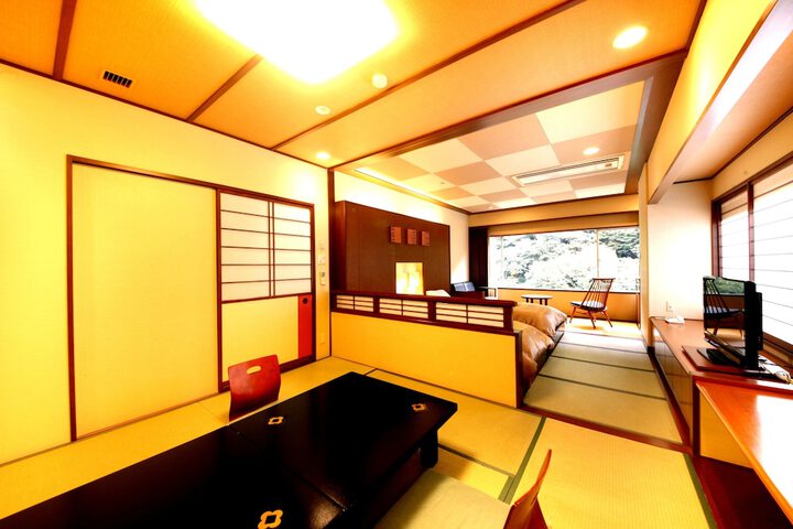 Room 2 of 43