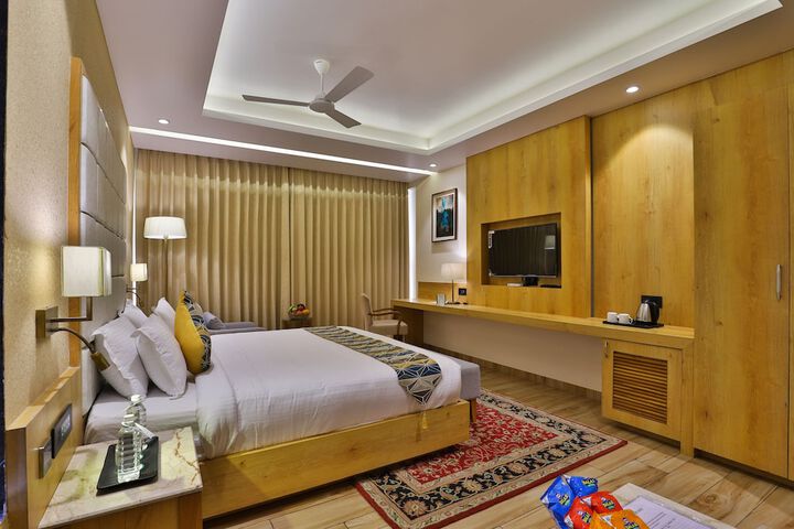 Room 12 of 23