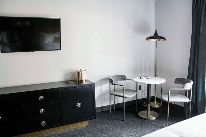 Room 14 of 32