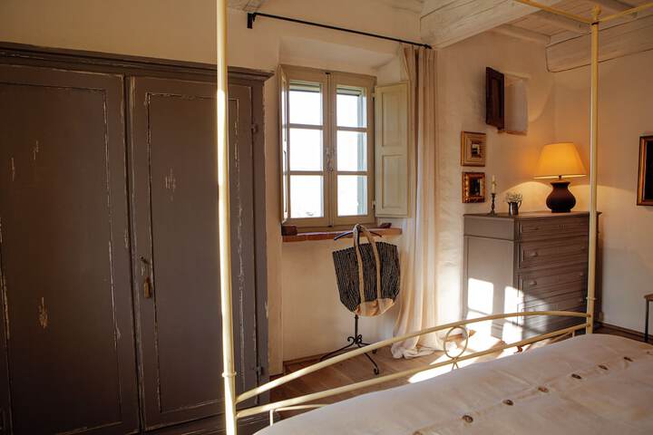 Room 12 of 129