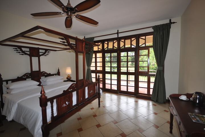 Room 5 of 32