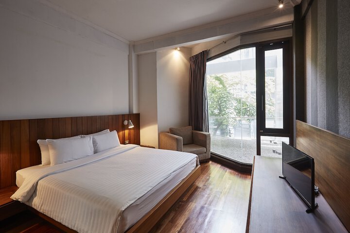 Room 30 of 50