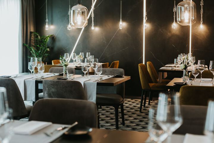 Dining 95 of 110
