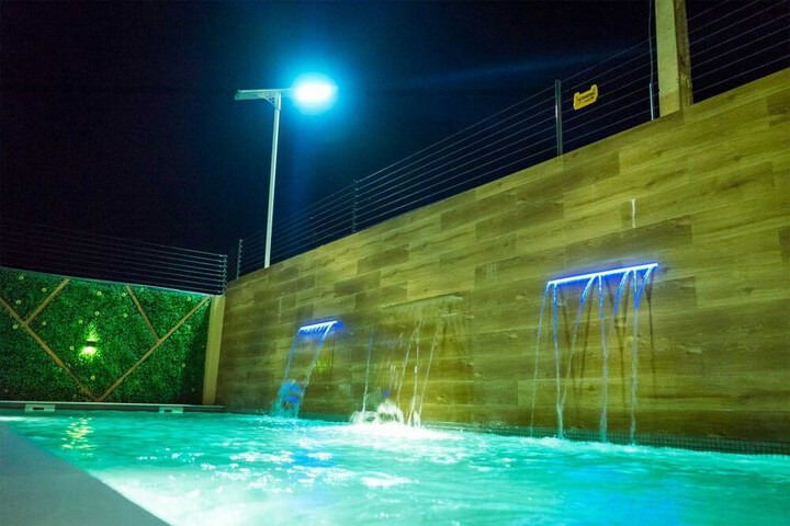 Pool 21 of 36