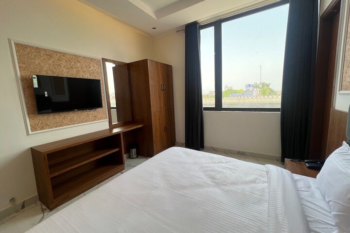 Room 18 of 22