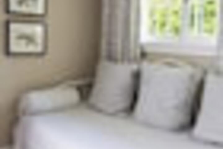 Room 65 of 174
