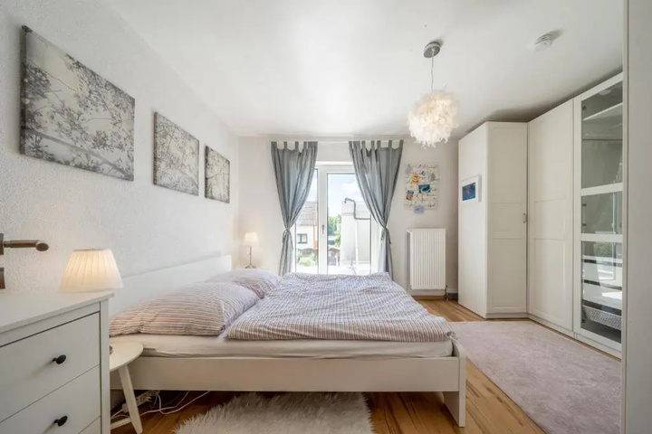 Room 5 of 10