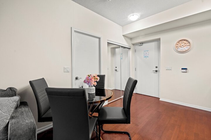 Room 165 of 195