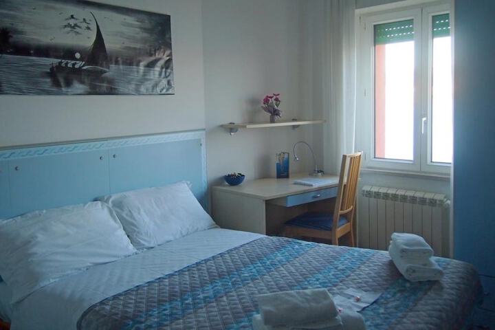 Room 11 of 35