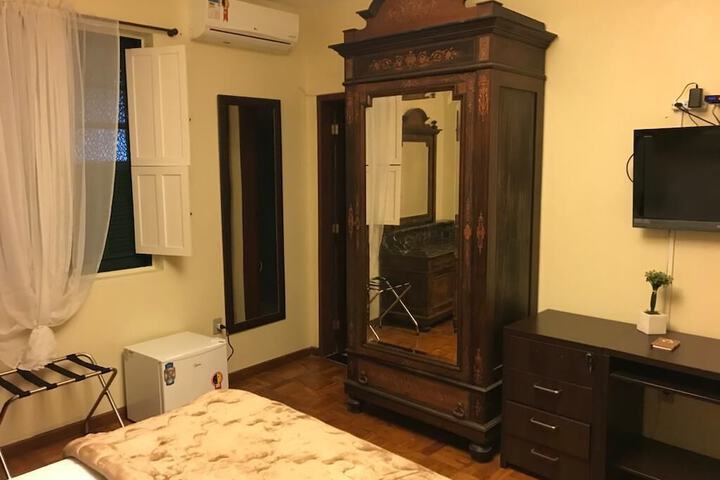 Room 18 of 92