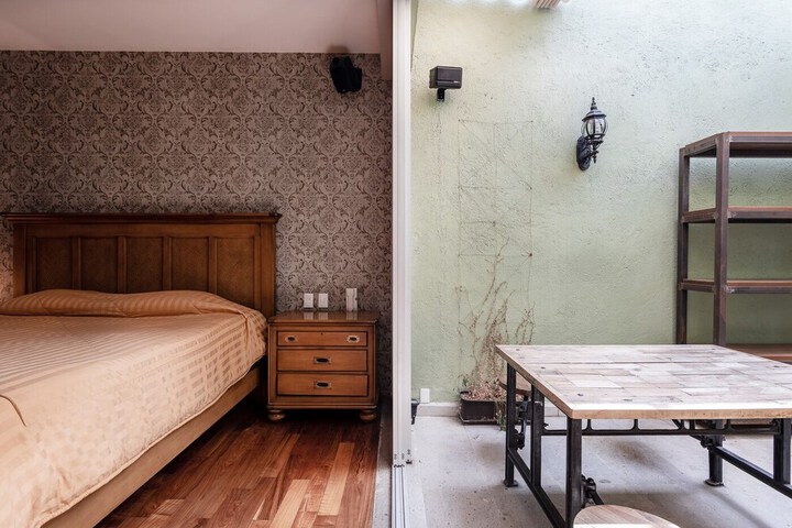 Room 5 of 24