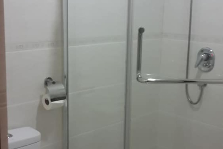 Room 8 of 17