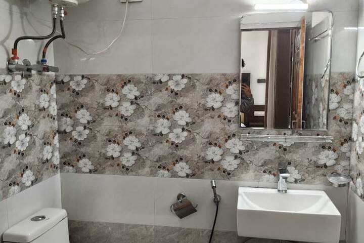 Room 15 of 22