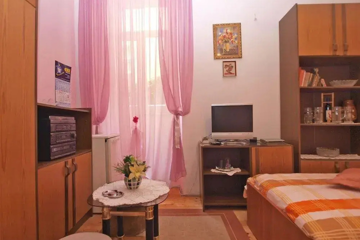 Room 3 of 11