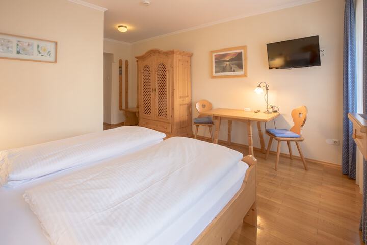 Room 25 of 111
