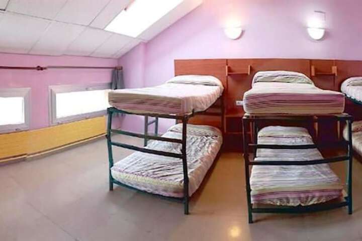Room 6 of 32