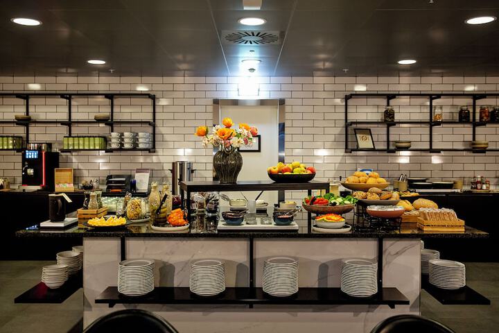Breakfast/Coffee Service 43 of 52