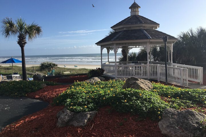 Hotel Exterior 57 of 73