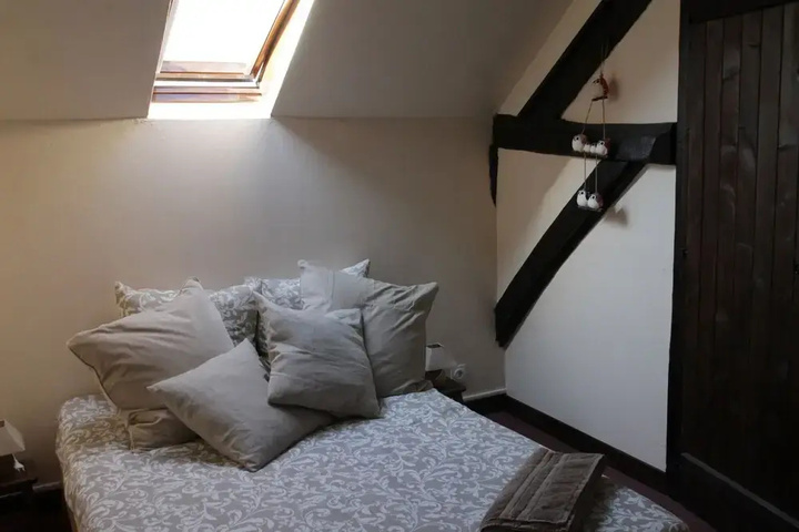 Room 4 of 17