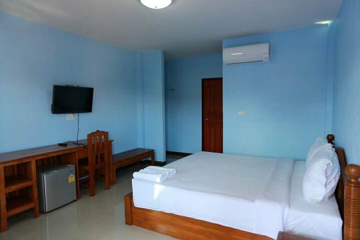 Room 5 of 34
