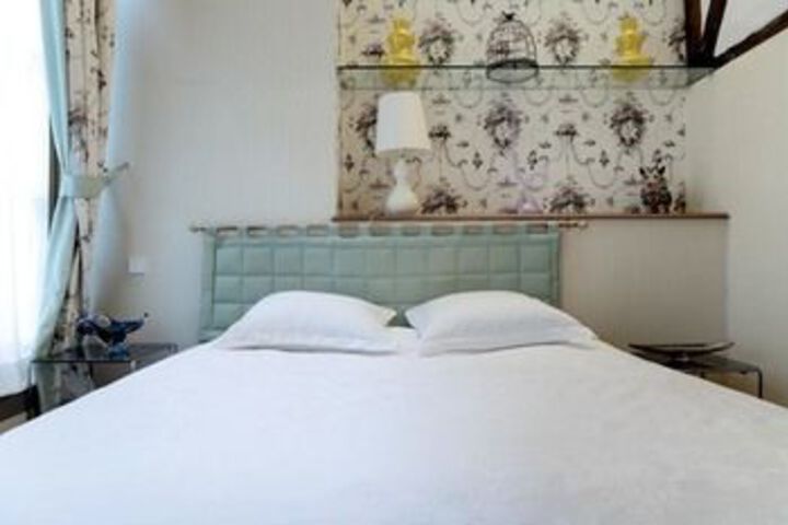 Room 40 of 138