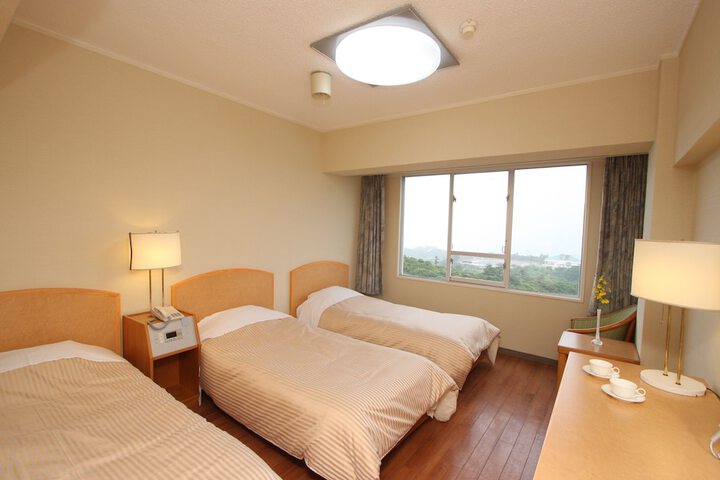 Room 4 of 23