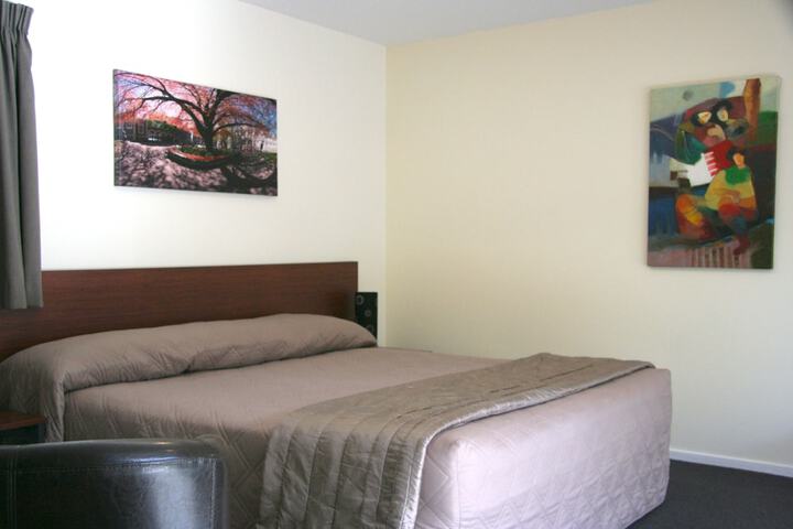 Room 2 of 51