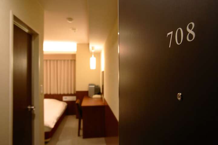 Room 17 of 53