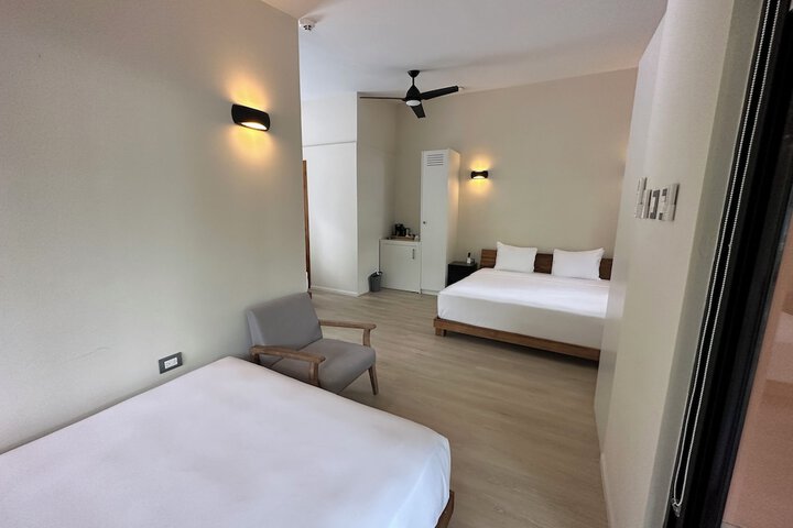 Room 11 of 36