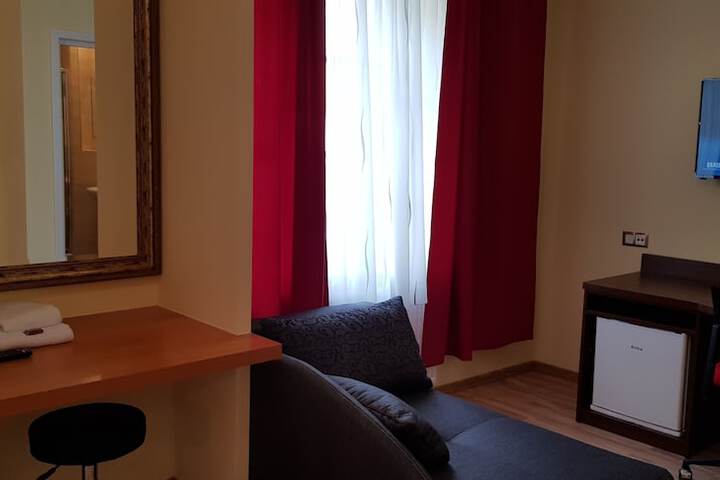 Room 20 of 79