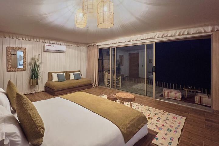 Room 4 of 11