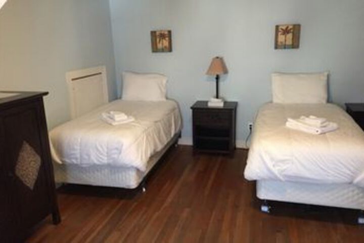Room 11 of 48