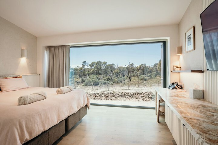 Room 4 of 48