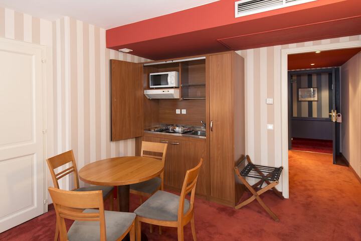 Private kitchenette
