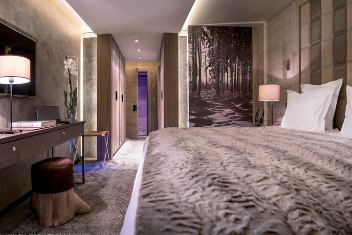 Room 10 of 186