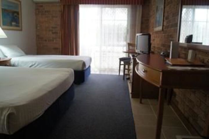 Room 16 of 32