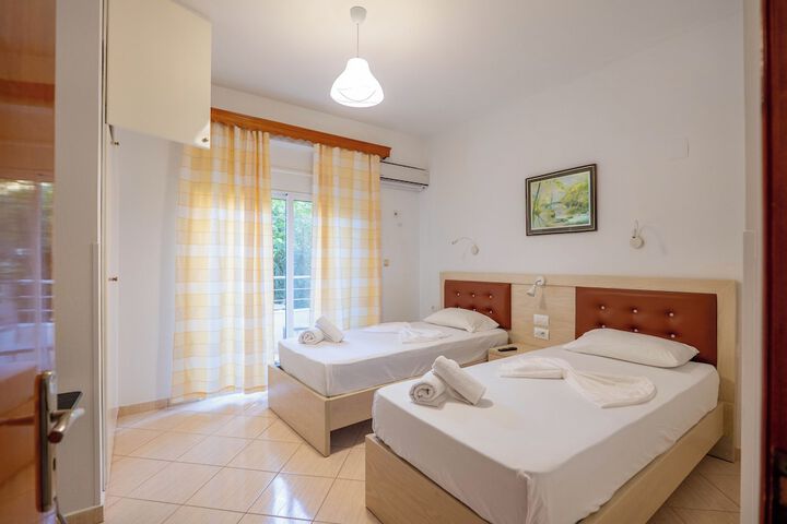 Room 30 of 133