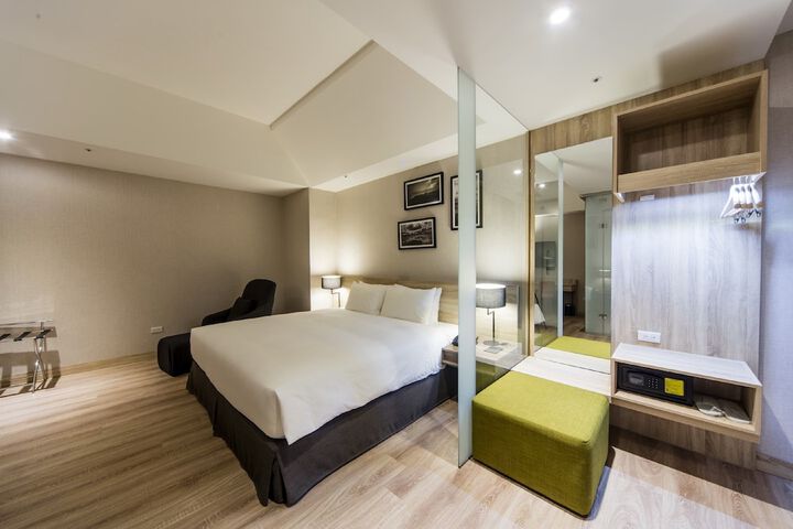 Room 38 of 63