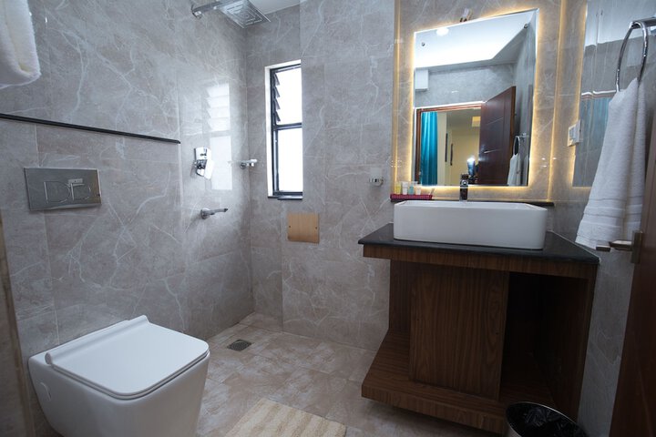 Room 32 of 55