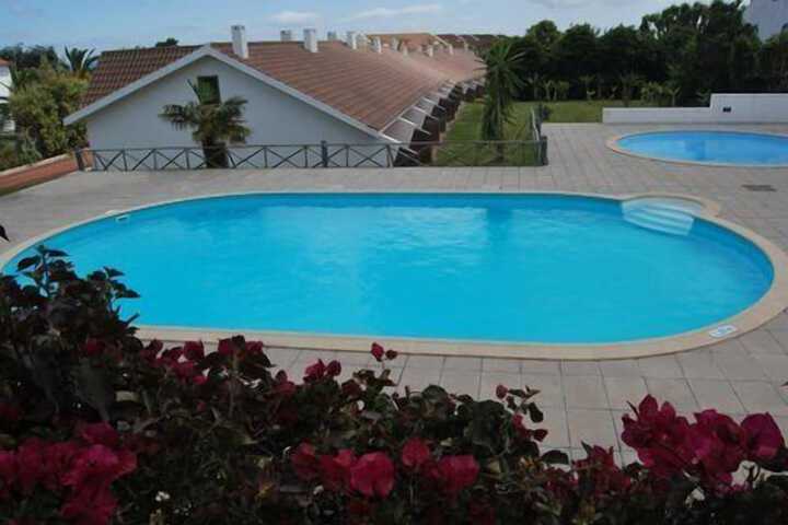 Hotel Pool