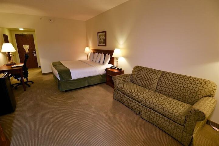 Room 6 of 38