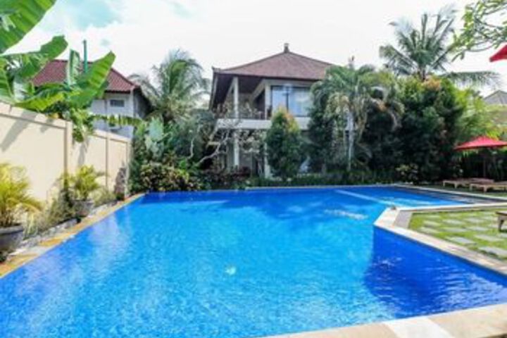 Pool 44 of 70
