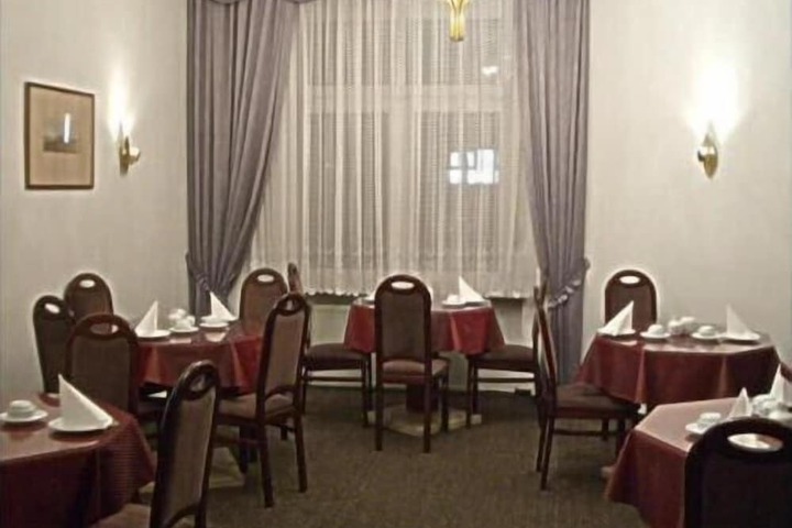 Dining 41 of 51