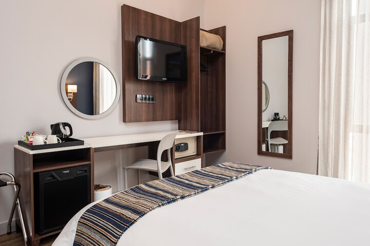 Room 14 of 35