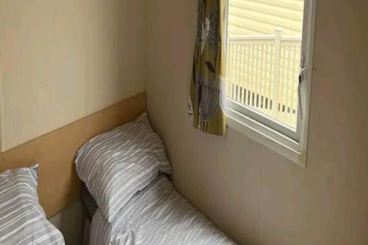 Room 2 of 22