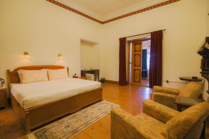 Room 10 of 43