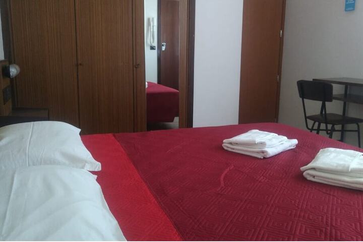 Room 14 of 37