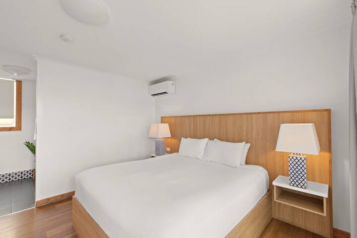 Room 27 of 103