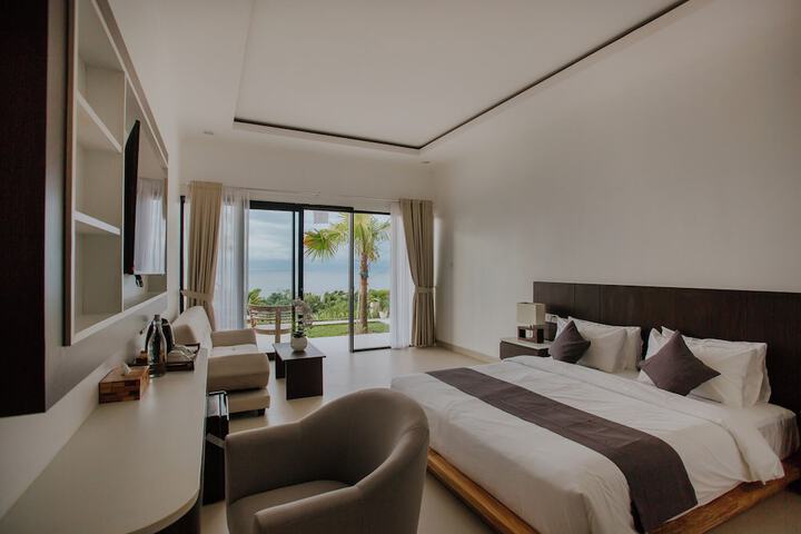 Room 8 of 26